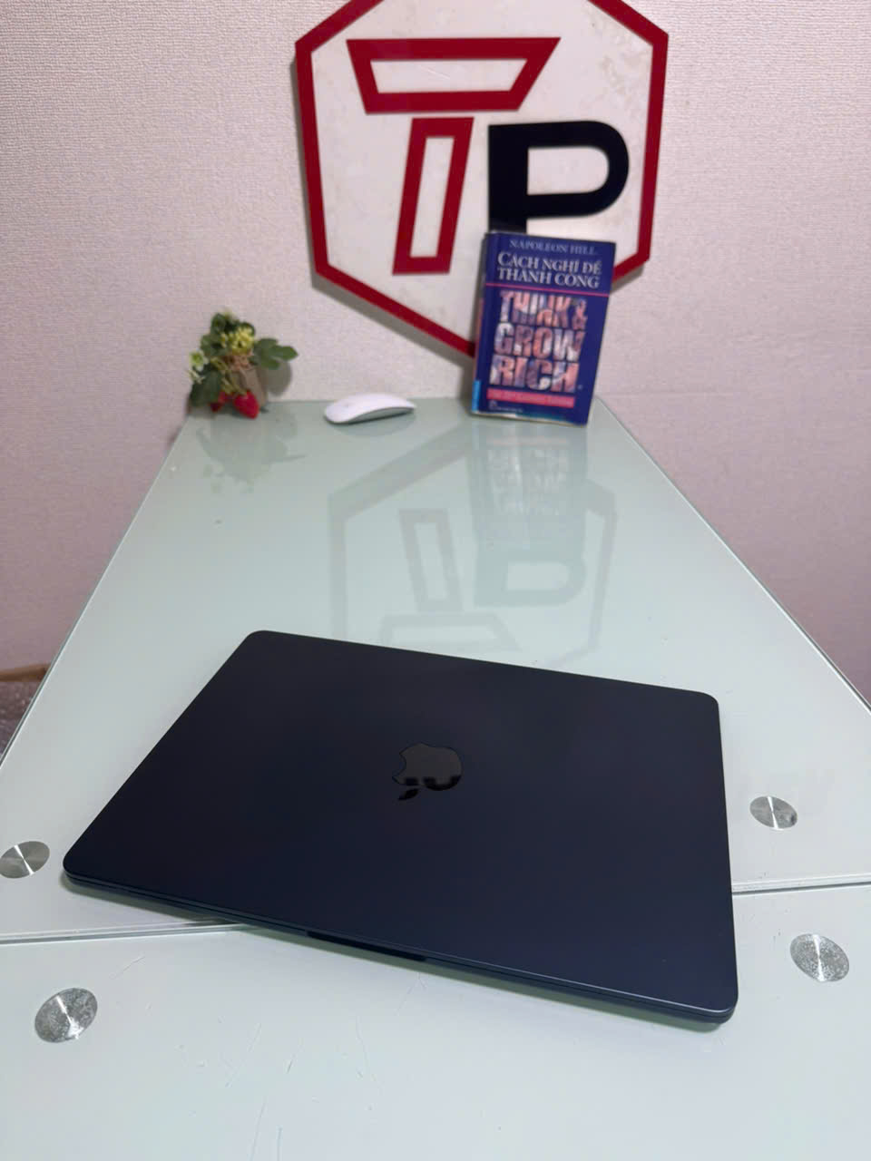 Apple,Macbookair,m2、2022年式、新品同様、人気のミッドナイトです。 Midnight MacBook Air (2022, 13″) - Mobile Culture